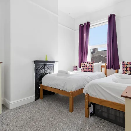 Ravens Nest - Victorian Terrace Close To Cntr Free Parking - Pass The Keys Apartment *