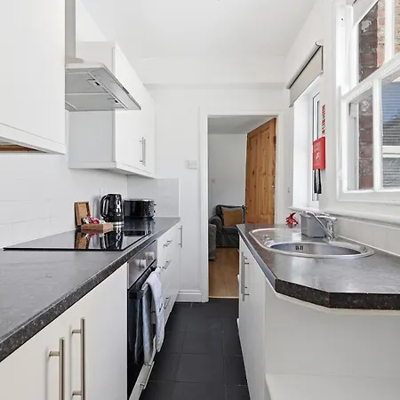 Ravens Nest - Victorian Terrace Close To Cntr Free Parking - Pass The Keys Apartment York