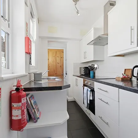 Ravens Nest - Victorian Terrace Close To Cntr Free Parking - Pass The Keys Apartment York
